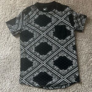 WXYZ BANDANA PRINT TEE